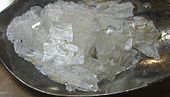 Feuilles d'acétate de zinc formées par évaporation lente