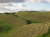 Le rempart et un fossé à Maiden Castle