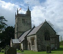 Petite église en pierre avec tour carrée