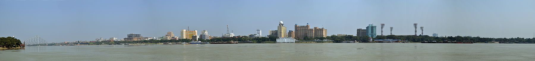 Panorama de la ville avec la rivière Hooghly.
