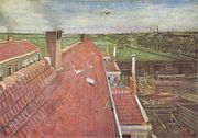 Une vue d'une fenêtre de toits rouges pâles. Un oiseau qui vole dans le ciel bleu et dans les champs de distance près de et vers la droite, les bâtiments de la ville et d'autres peut être vu. Dans l'horizon lointain sont cheminées