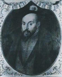 Retrato miniatura del conde de Warwick, ricamente vestido con un jubón acuchillado con la Orden de la Jarretera en una cinta alrededor de su cuello. Él es un hombre hermoso con los ojos oscuros y barba de chivo oscura.